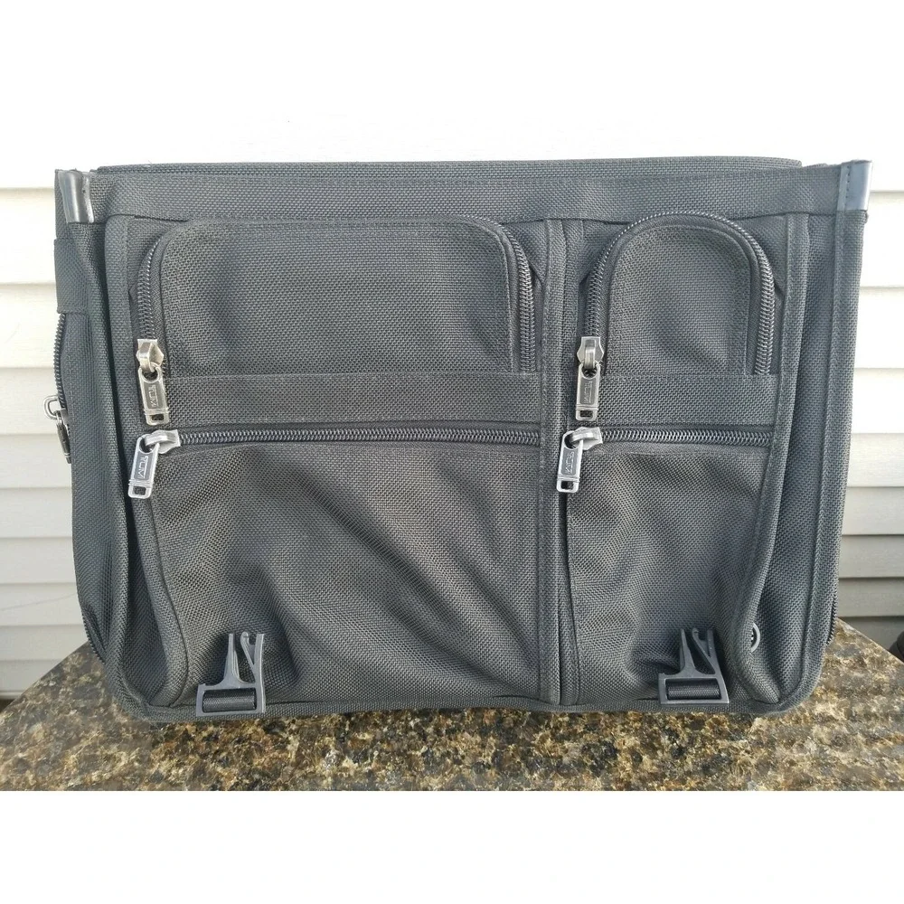 TUMI ALPHA 2 Expandable 26171D4 Nylon Laptop Briefcase - Read description